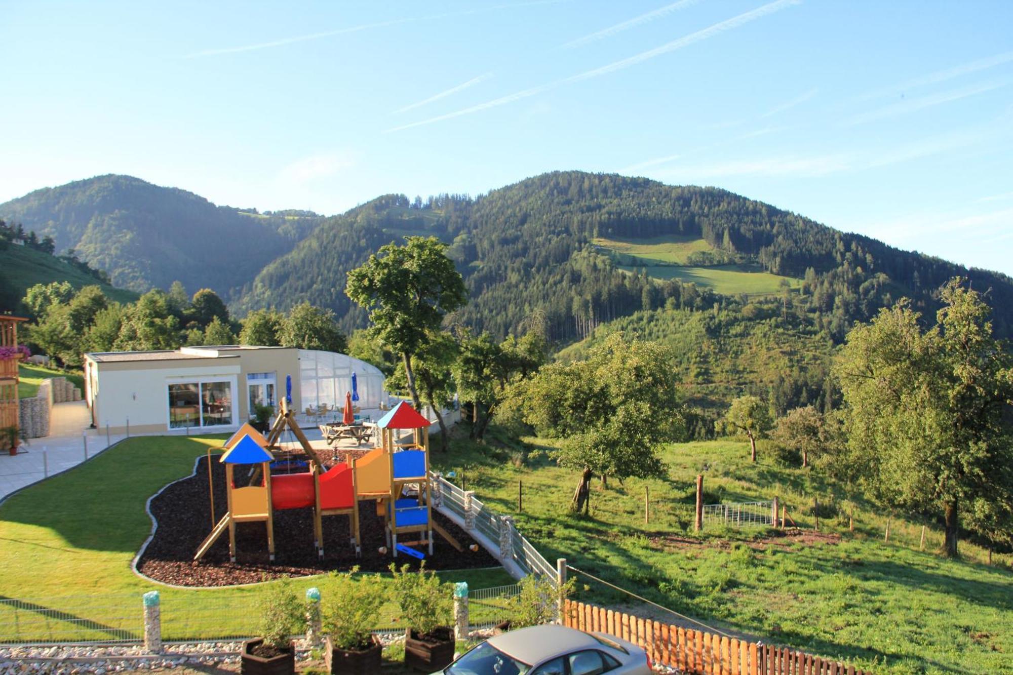 Отель Panoramadorf Saualpe Эберштайн Экстерьер фото