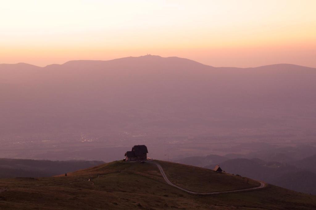 Отель Panoramadorf Saualpe Эберштайн Экстерьер фото